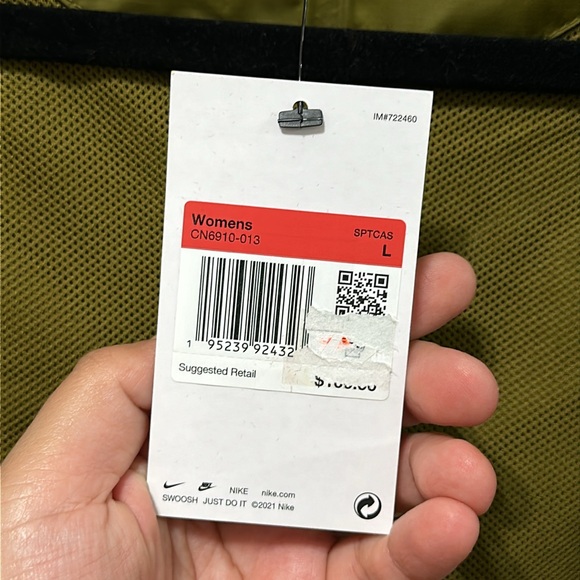 Nike Women’s Jacket Black/Olive Green (L) - Picture 11 of 15
